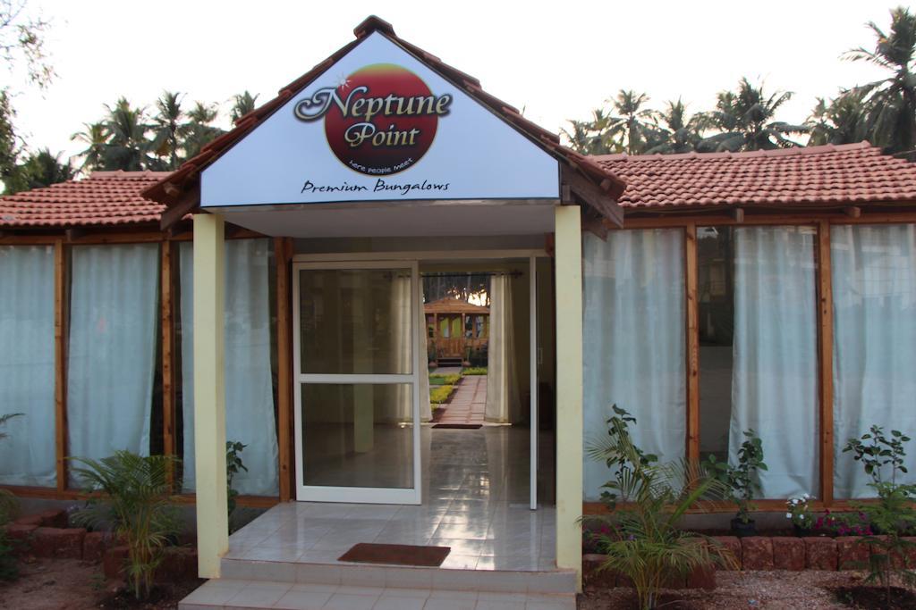 เนปจูน พอยต์ พรีเมียม คอตเทจ Bed & Breakfast ปาโลเลม ภายนอก รูปภาพ