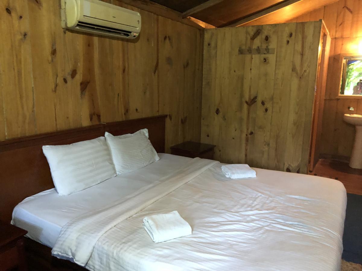 เนปจูน พอยต์ พรีเมียม คอตเทจ Bed & Breakfast ปาโลเลม ภายนอก รูปภาพ