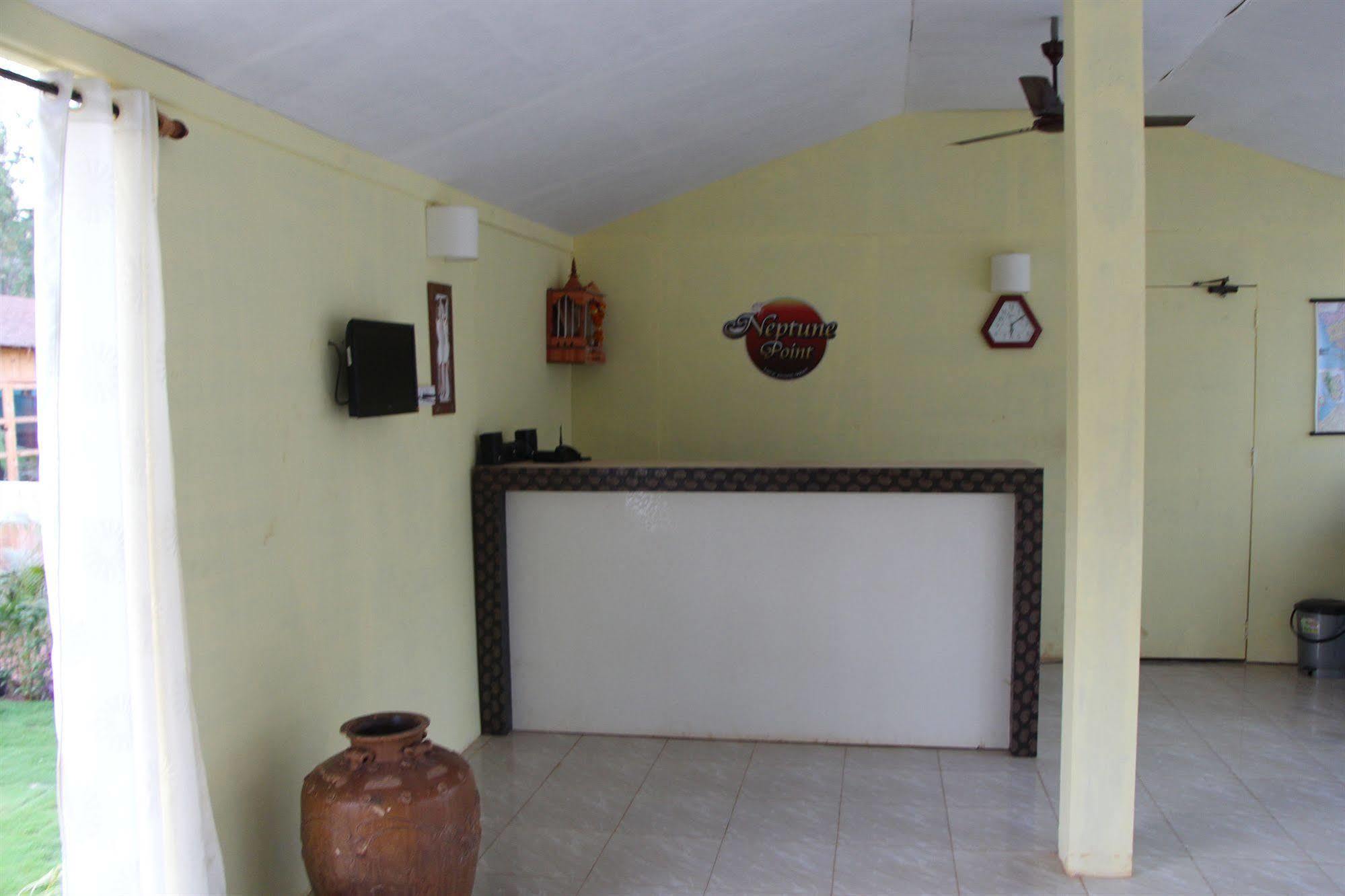 เนปจูน พอยต์ พรีเมียม คอตเทจ Bed & Breakfast ปาโลเลม ภายนอก รูปภาพ